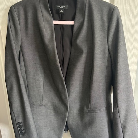 Ann Taylor The Petite Cutaway Blazer in Bi-Stretch Dark Gray Size 12P Preowned - Picture 14 of 16